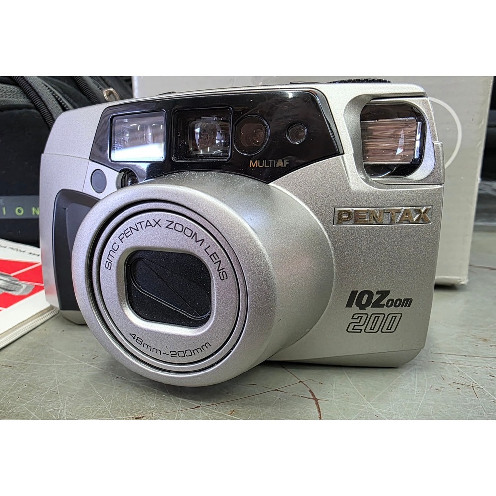 Pentax IQZoom 200 35mm Film Camera with Travel Case, Manual and Kodak Film - Picture 2 of 9